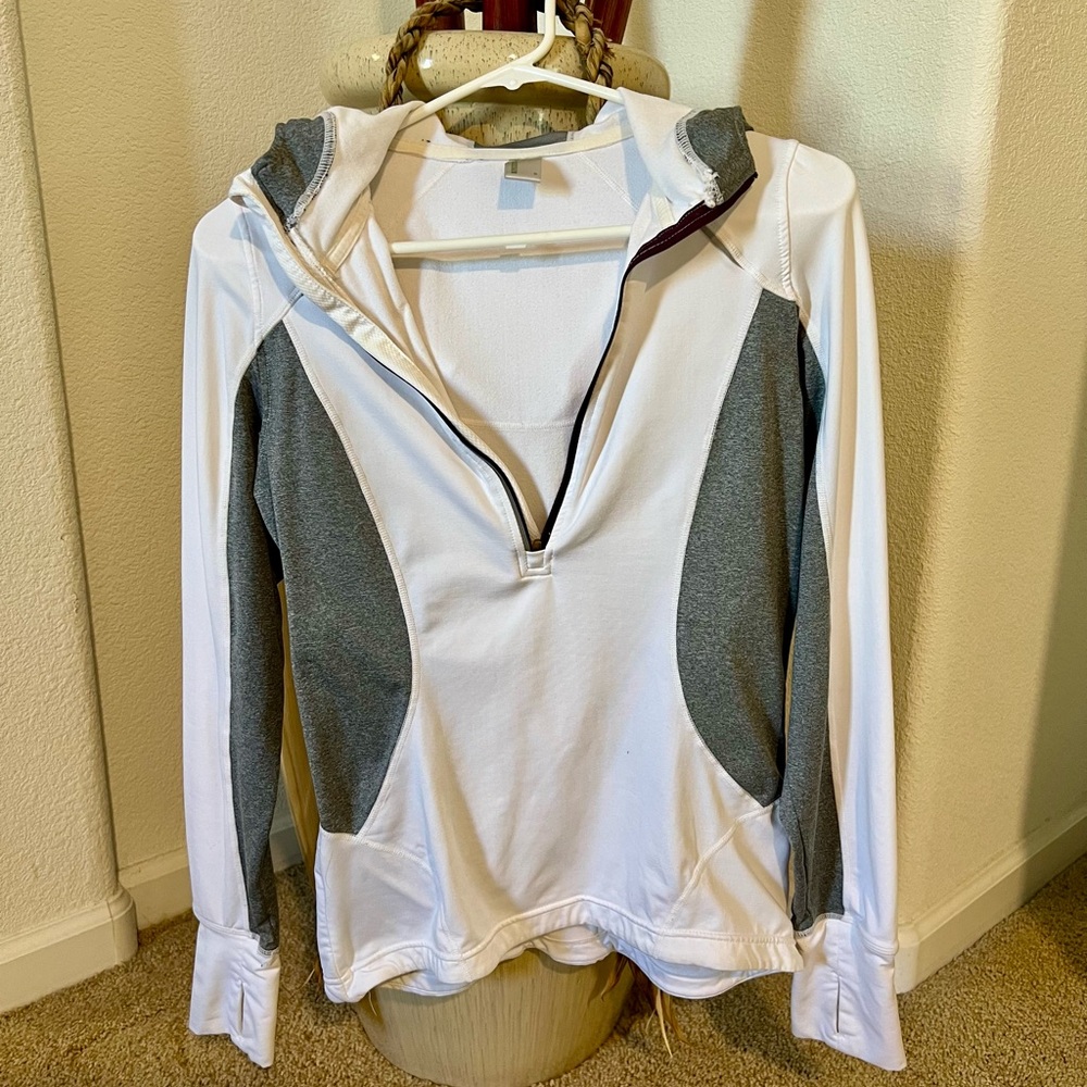 Mondetta White and Gray Hooded Top